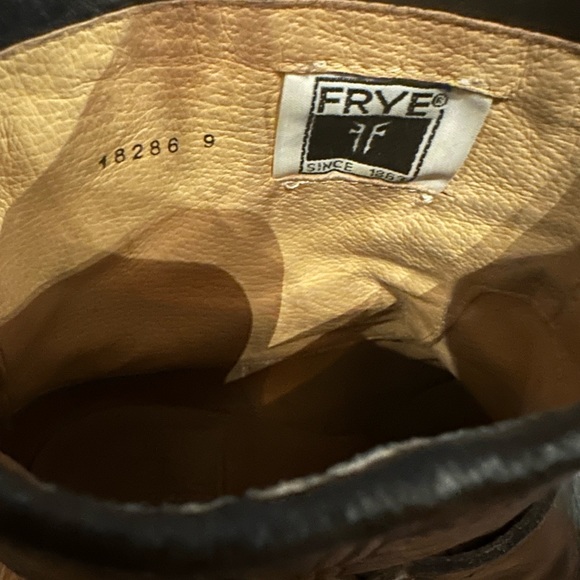 Women’s Frye black leather booties size 9 - Picture 3 of 5